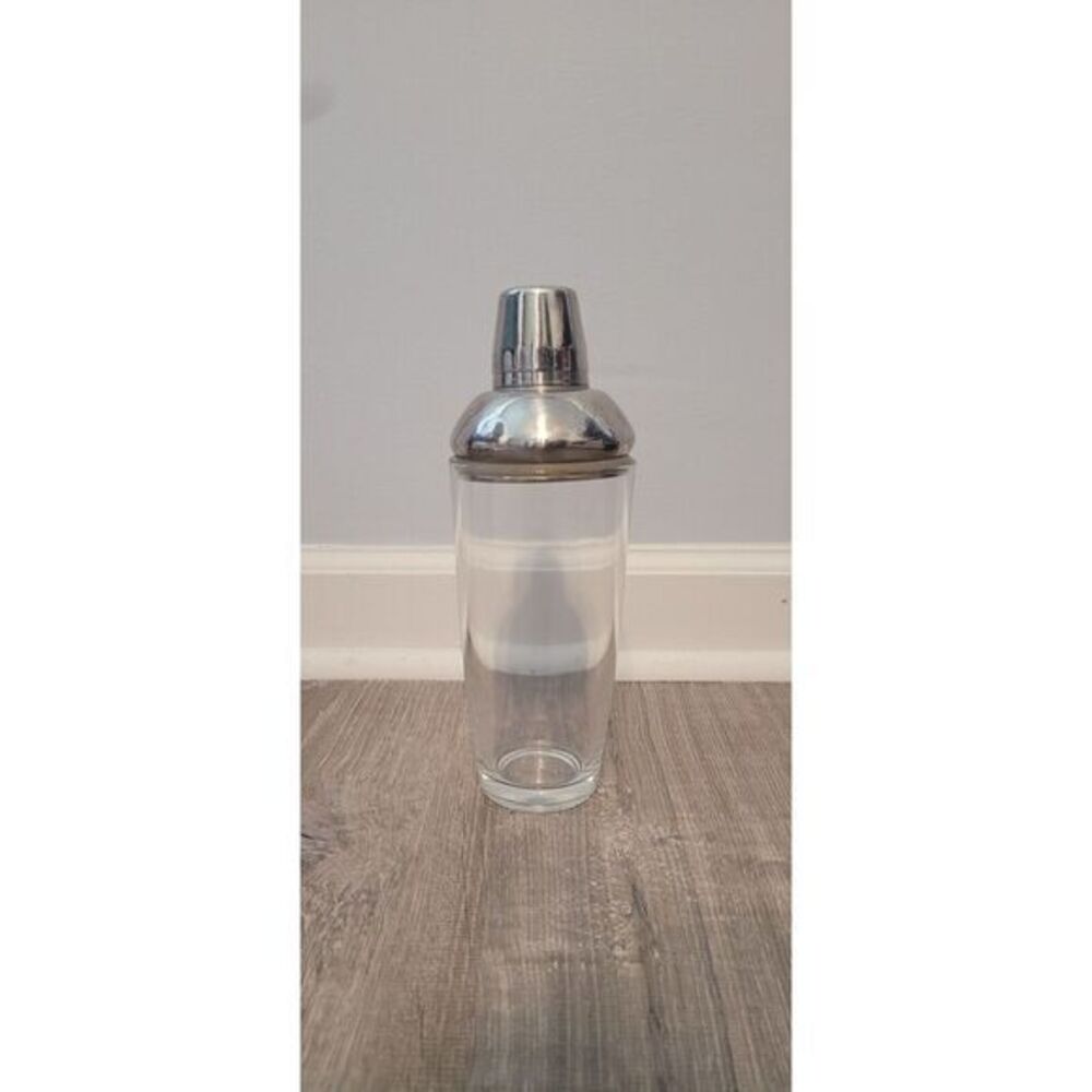 Large Glass Drink Mixer/Shaker w/Lid